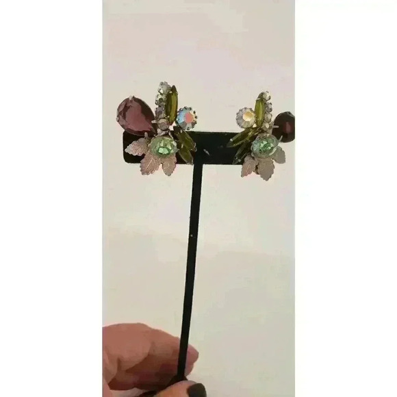 Vintage Earrings Huge Faceted Rhinestones Clip On Metal Leaves 1960s - Picture 5 of 14